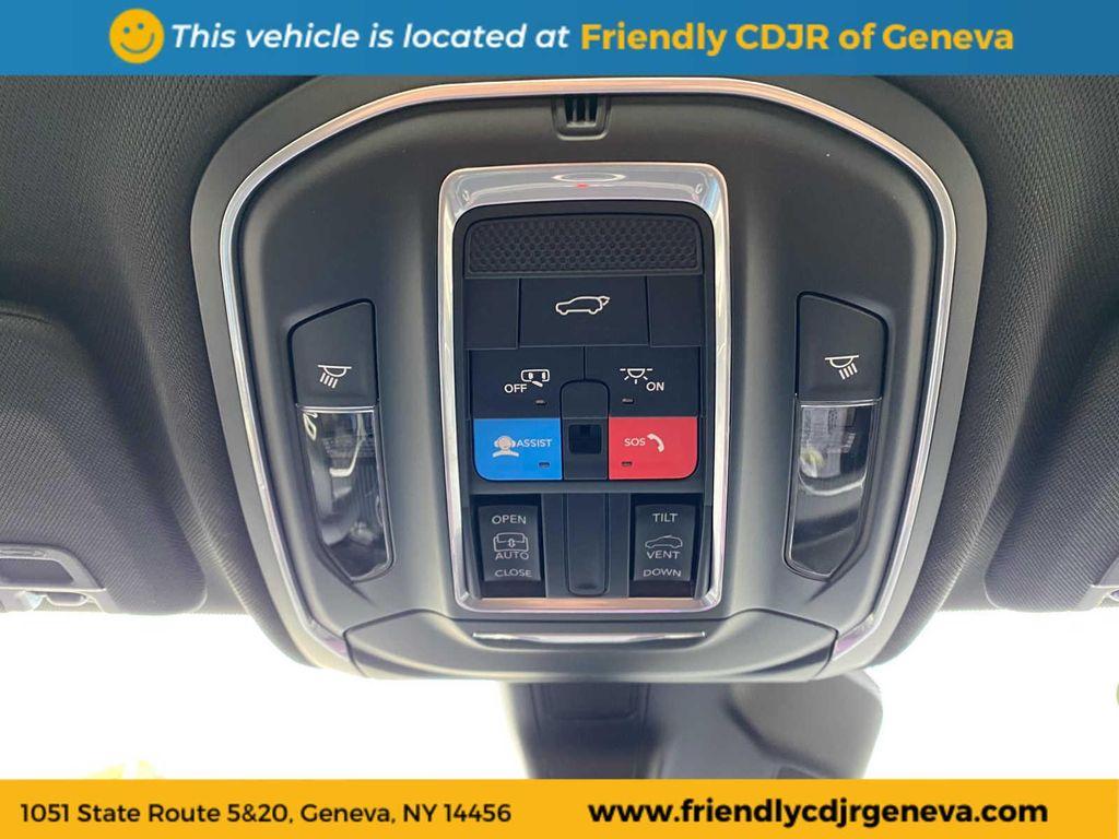 new 2025 Jeep Grand Cherokee car, priced at $45,050