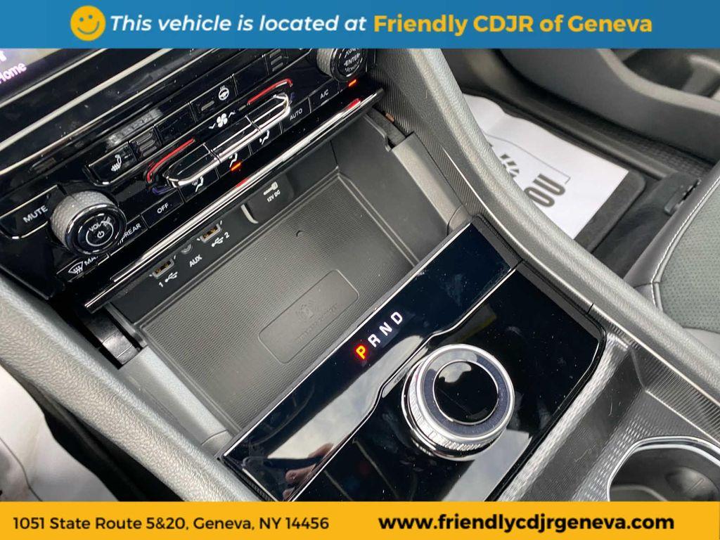 new 2025 Jeep Grand Cherokee car, priced at $45,050