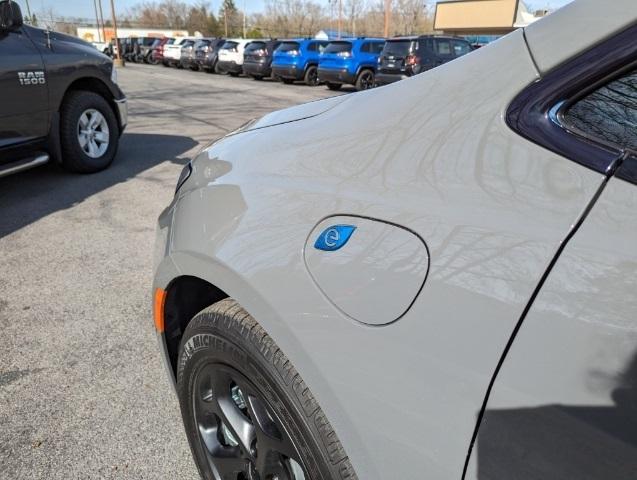 new 2023 Chrysler Pacifica car, priced at $43,636