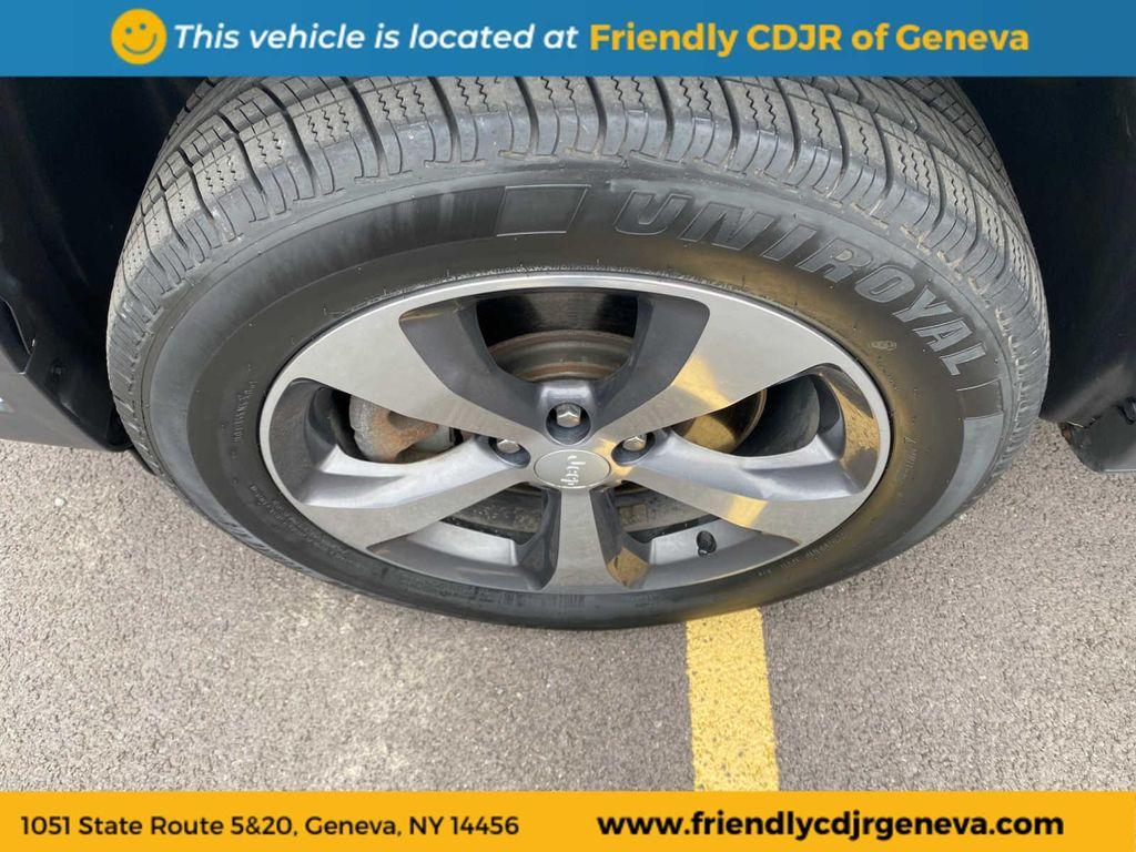 used 2019 Jeep Cherokee car, priced at $15,995