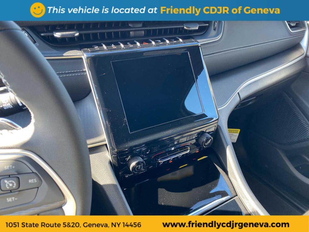 new 2025 Jeep Grand Cherokee car, priced at $45,586