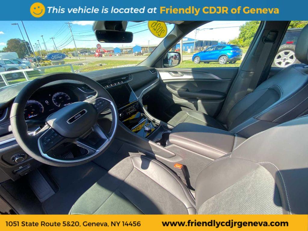 new 2025 Jeep Grand Cherokee car, priced at $45,586