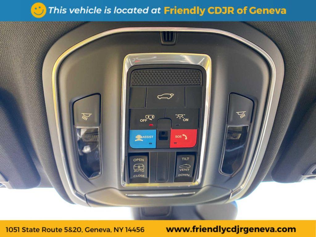 new 2025 Jeep Grand Cherokee car, priced at $45,586