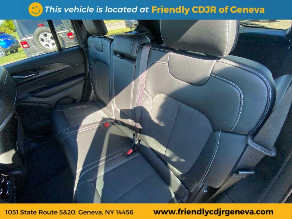 new 2025 Jeep Grand Cherokee car, priced at $45,586