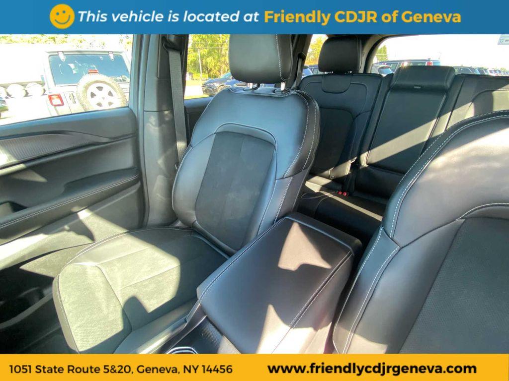 new 2025 Jeep Grand Cherokee car, priced at $45,586