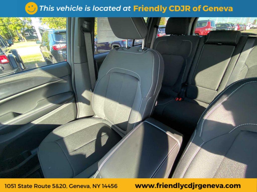 new 2025 Jeep Grand Cherokee car, priced at $42,873