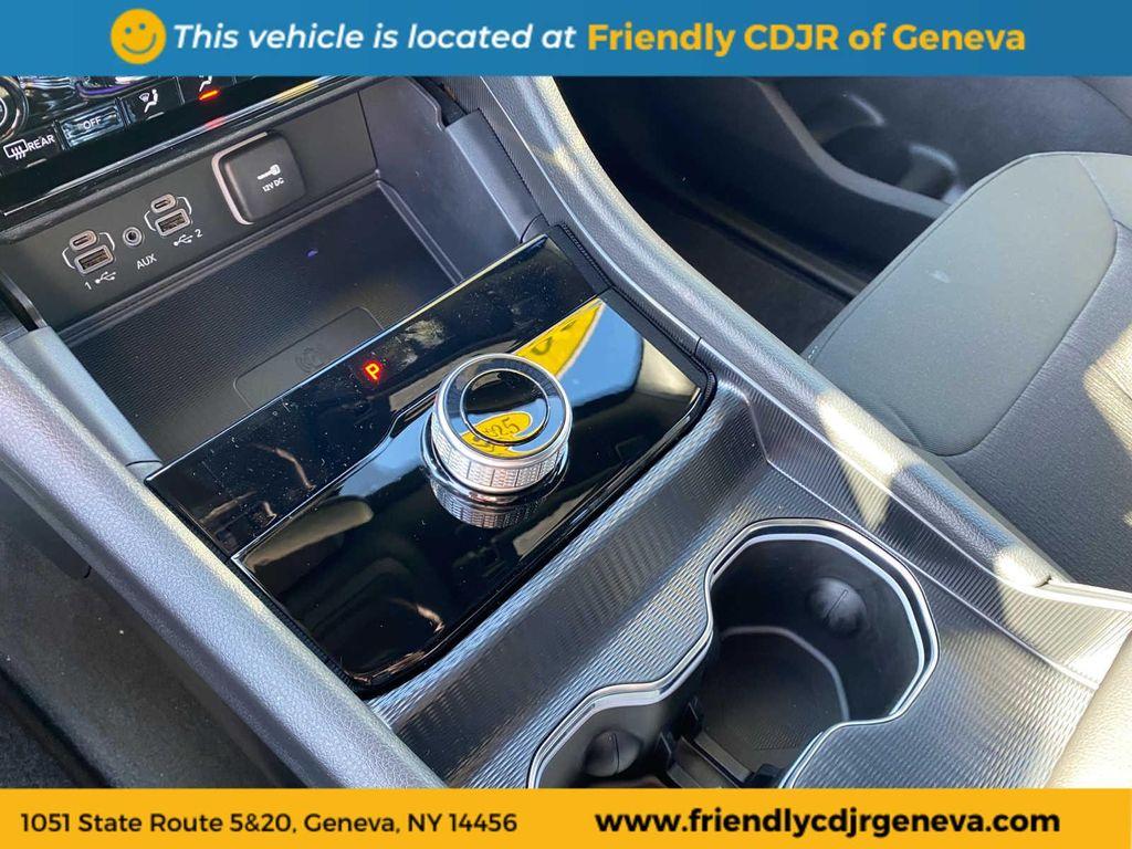 new 2025 Jeep Grand Cherokee car, priced at $42,873