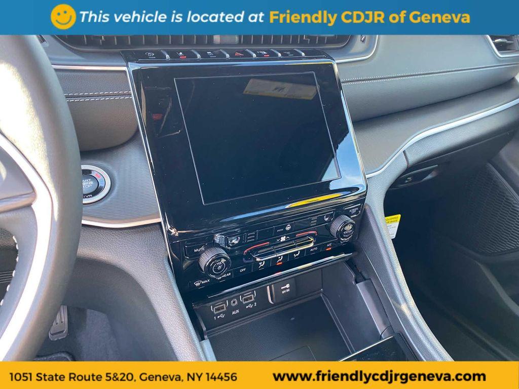 new 2025 Jeep Grand Cherokee car, priced at $42,873