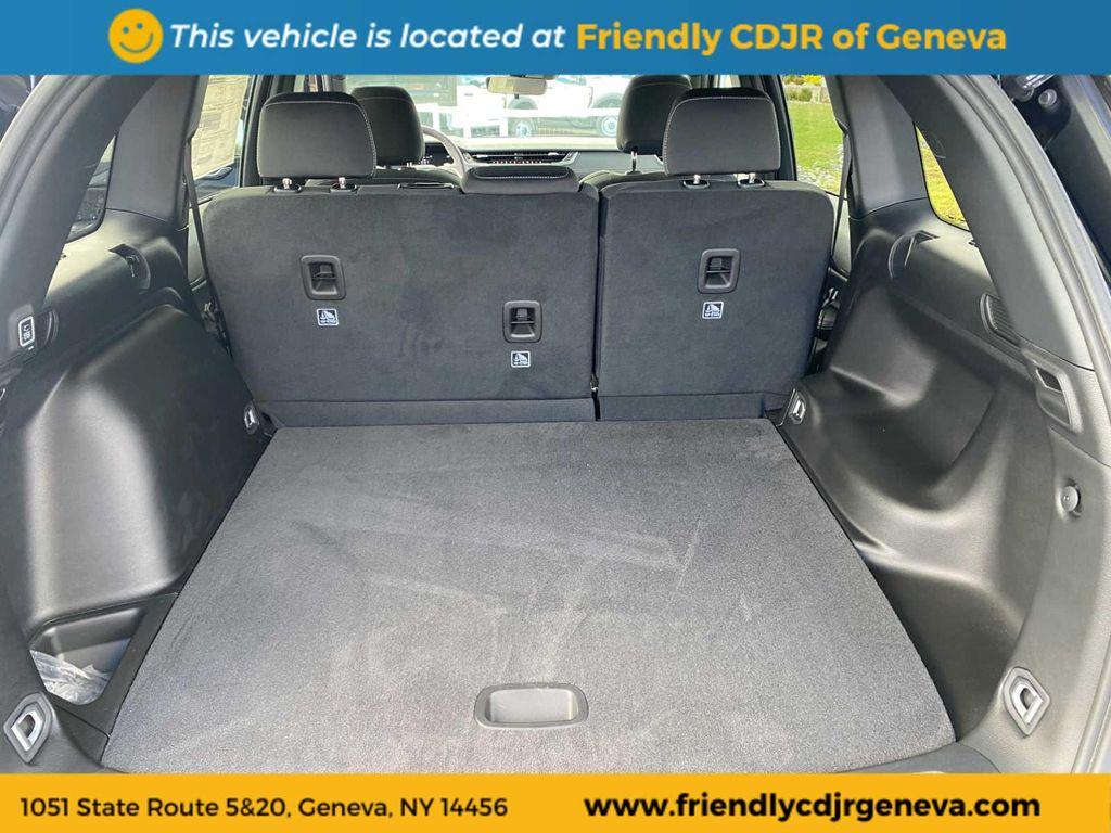 new 2025 Jeep Grand Cherokee car, priced at $43,284