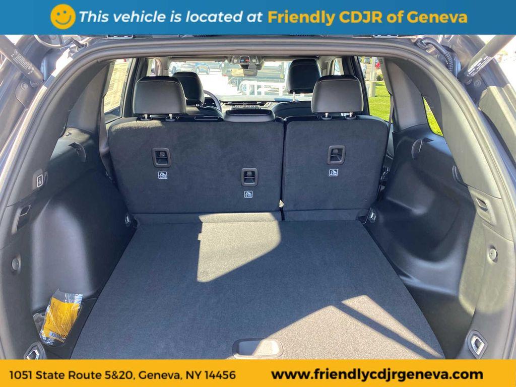 new 2025 Jeep Grand Cherokee car, priced at $45,586