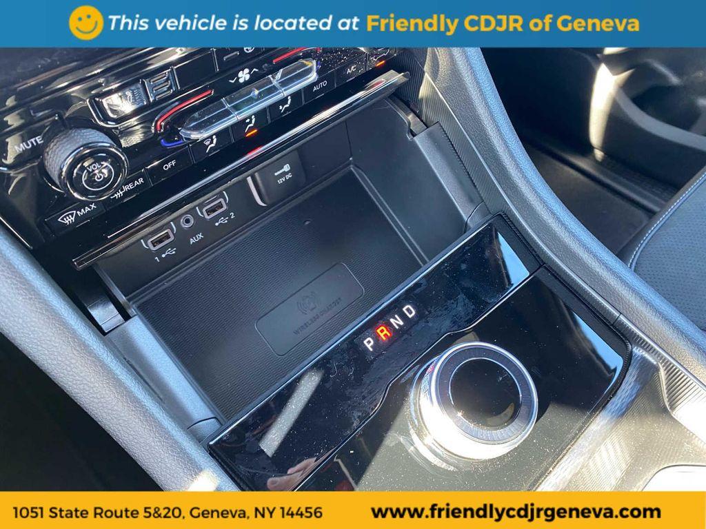 new 2025 Jeep Grand Cherokee car, priced at $45,586