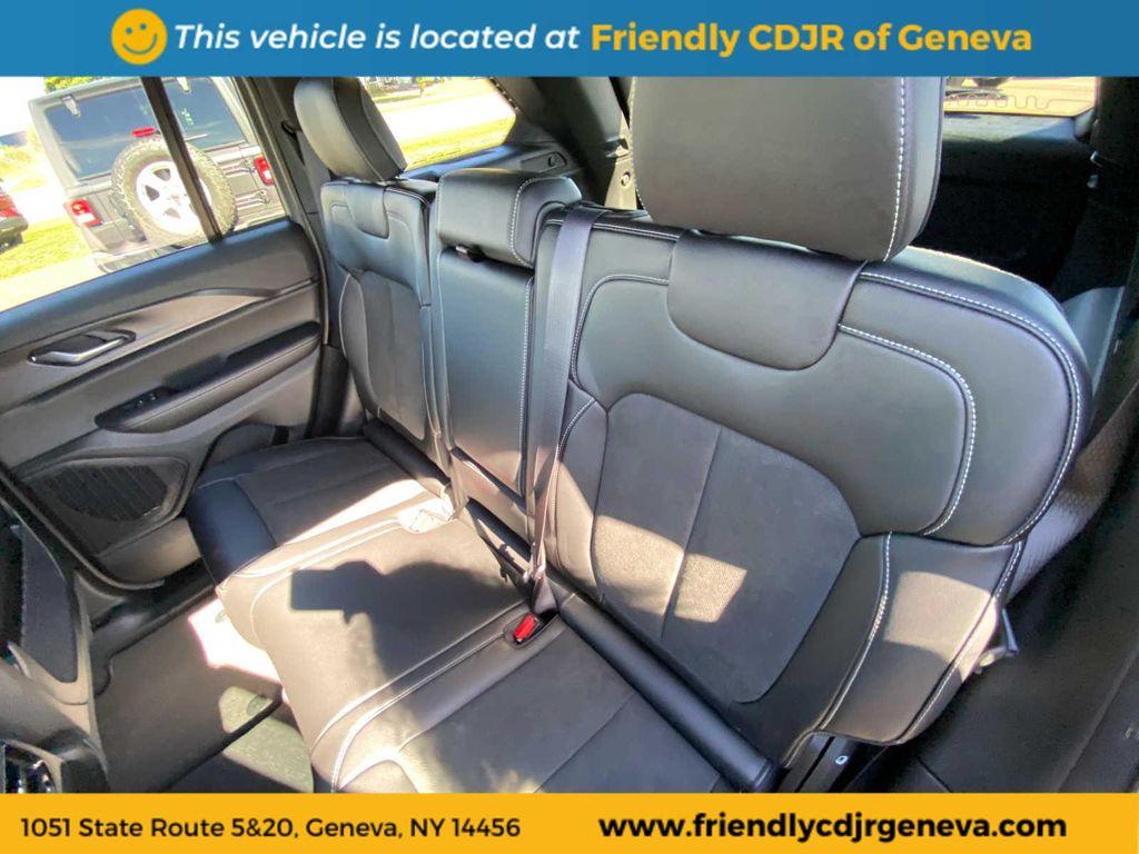 new 2025 Jeep Grand Cherokee car, priced at $45,586