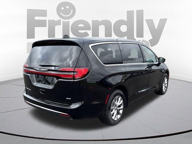 new 2024 Chrysler Pacifica car, priced at $42,965