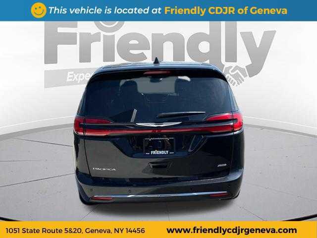 new 2025 Chrysler Pacifica car