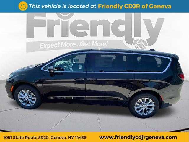 new 2025 Chrysler Pacifica car