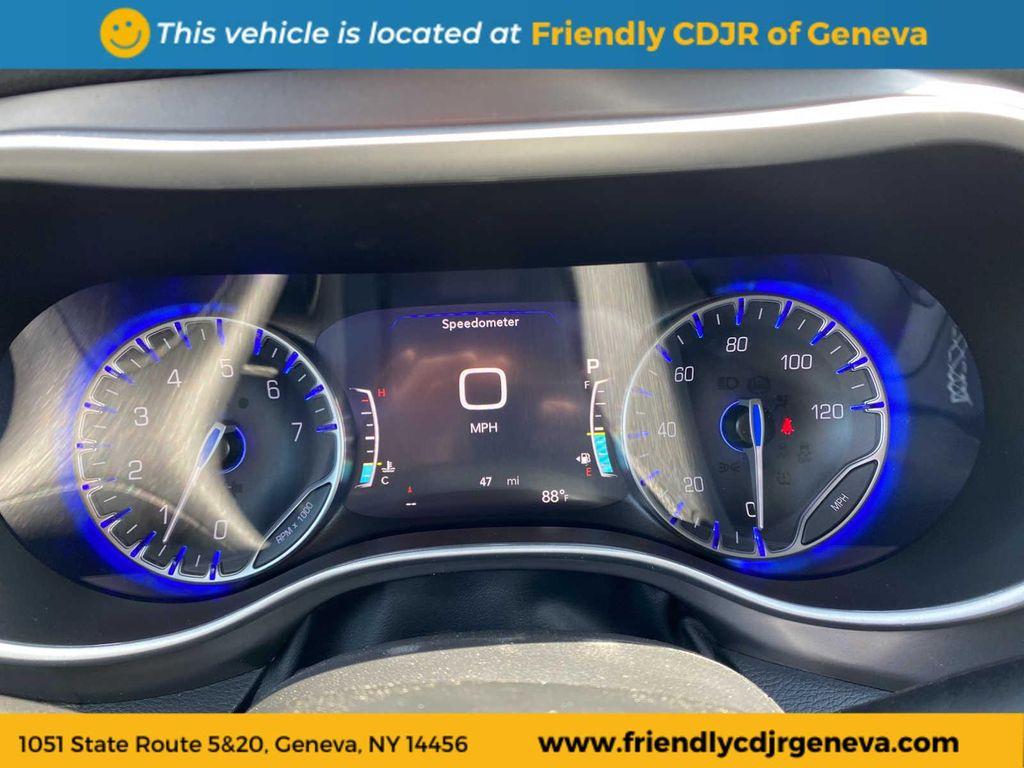 new 2025 Chrysler Pacifica car