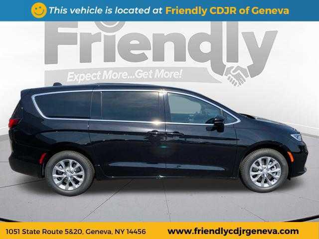 new 2025 Chrysler Pacifica car