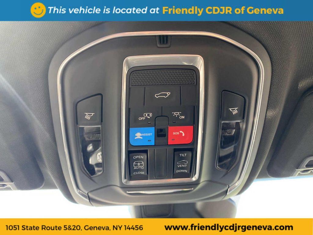 new 2025 Jeep Grand Cherokee car, priced at $43,284