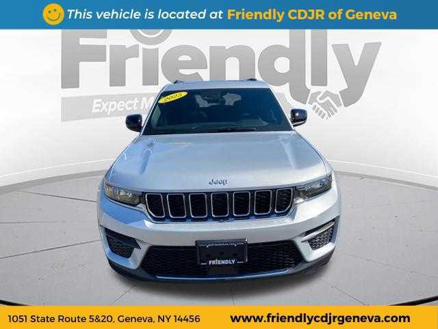 new 2025 Jeep Grand Cherokee car, priced at $43,284