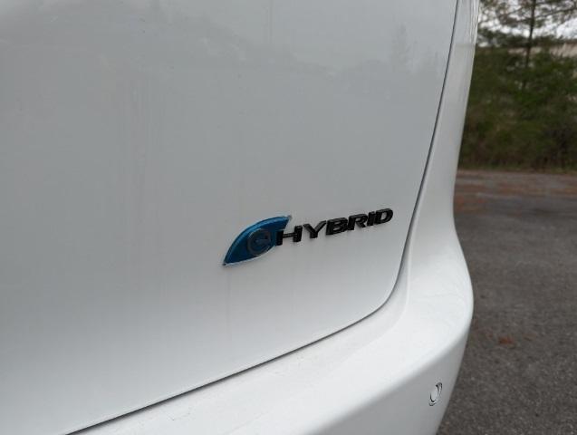 new 2023 Chrysler Pacifica Hybrid car, priced at $43,381