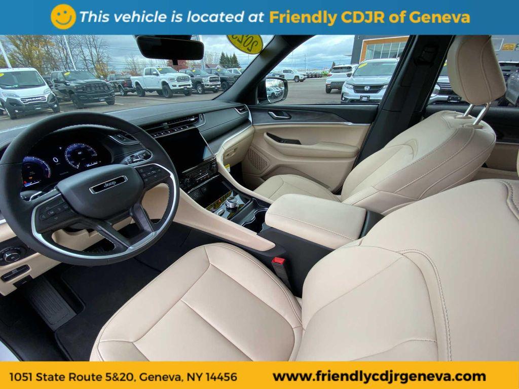 new 2025 Jeep Grand Cherokee car, priced at $48,472