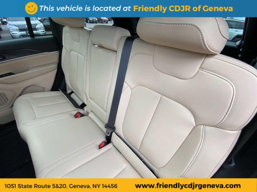 new 2025 Jeep Grand Cherokee car, priced at $48,472