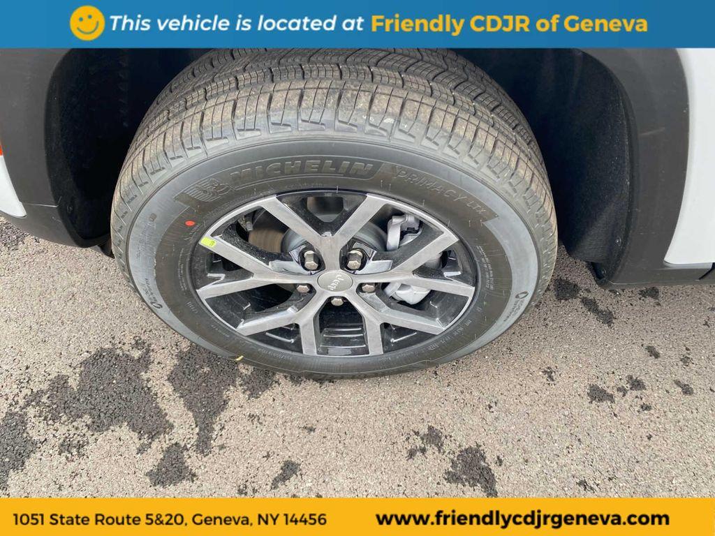 new 2025 Jeep Grand Cherokee car, priced at $48,472