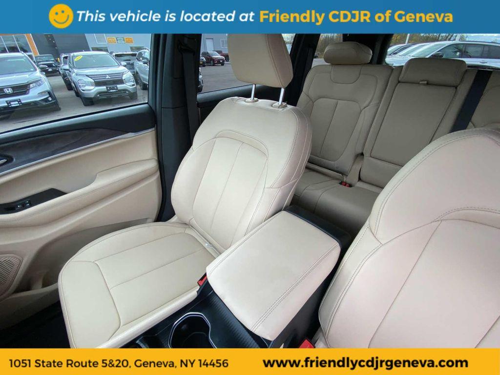 new 2025 Jeep Grand Cherokee car, priced at $48,472