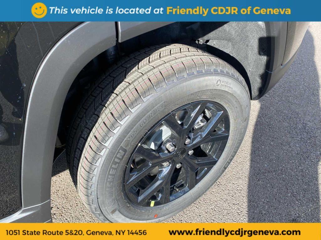 new 2025 Jeep Grand Cherokee car, priced at $45,586