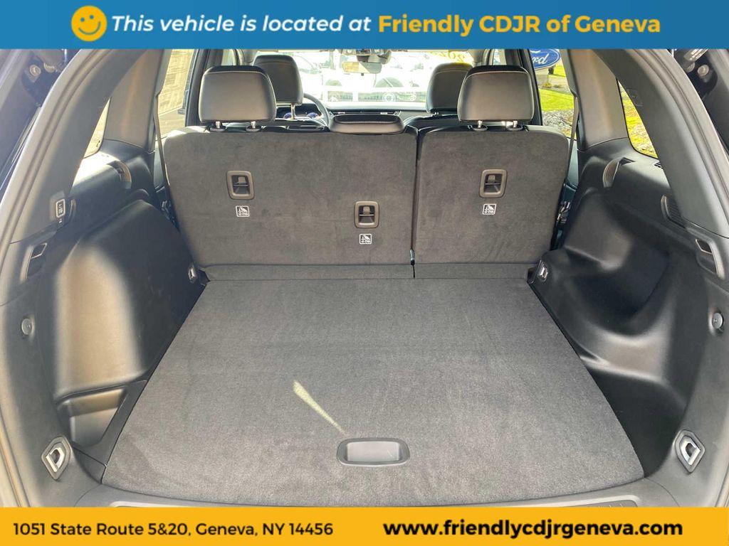 new 2025 Jeep Grand Cherokee car, priced at $45,586