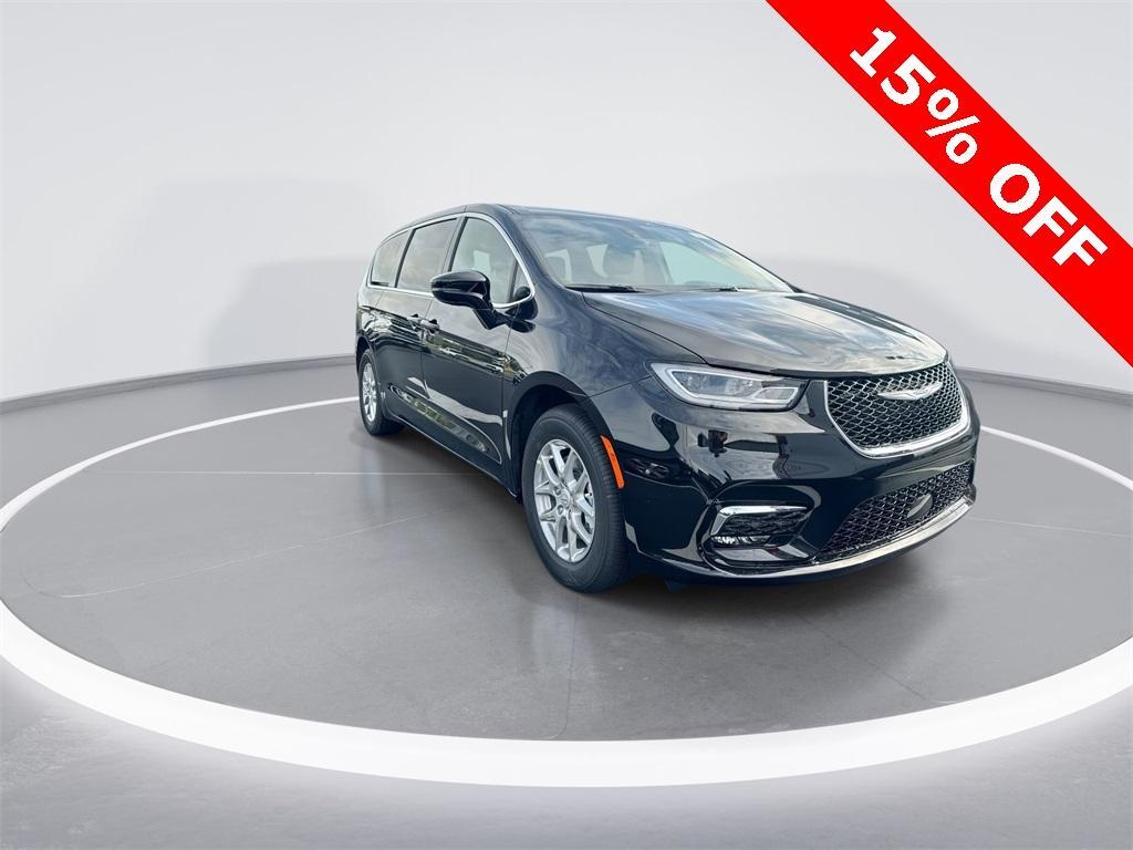 new 2025 Chrysler Pacifica car, priced at $37,778