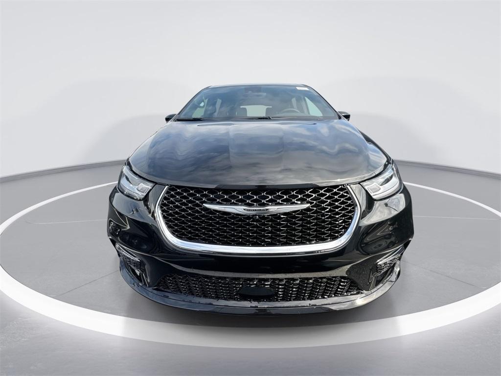 new 2025 Chrysler Pacifica car, priced at $41,752