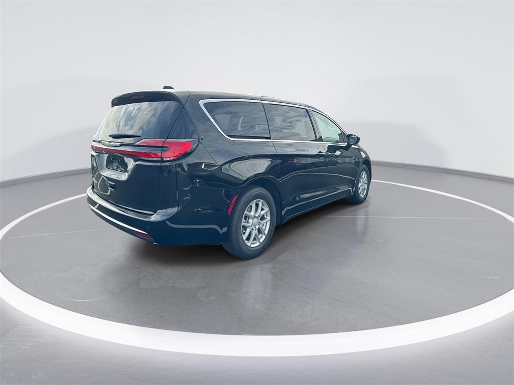 new 2025 Chrysler Pacifica car, priced at $41,752
