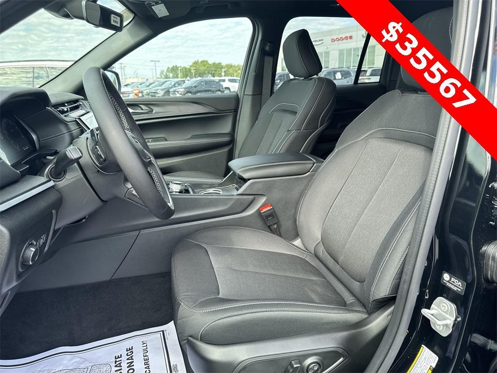 new 2025 Jeep Grand Cherokee car, priced at $35,567
