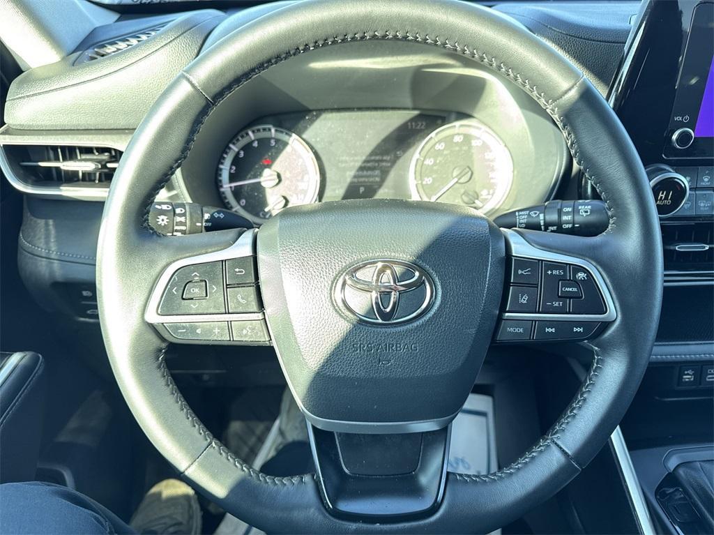 used 2024 Toyota Highlander car, priced at $41,849