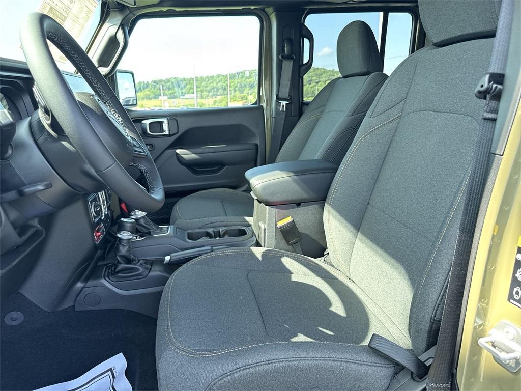 new 2025 Jeep Wrangler car, priced at $48,939