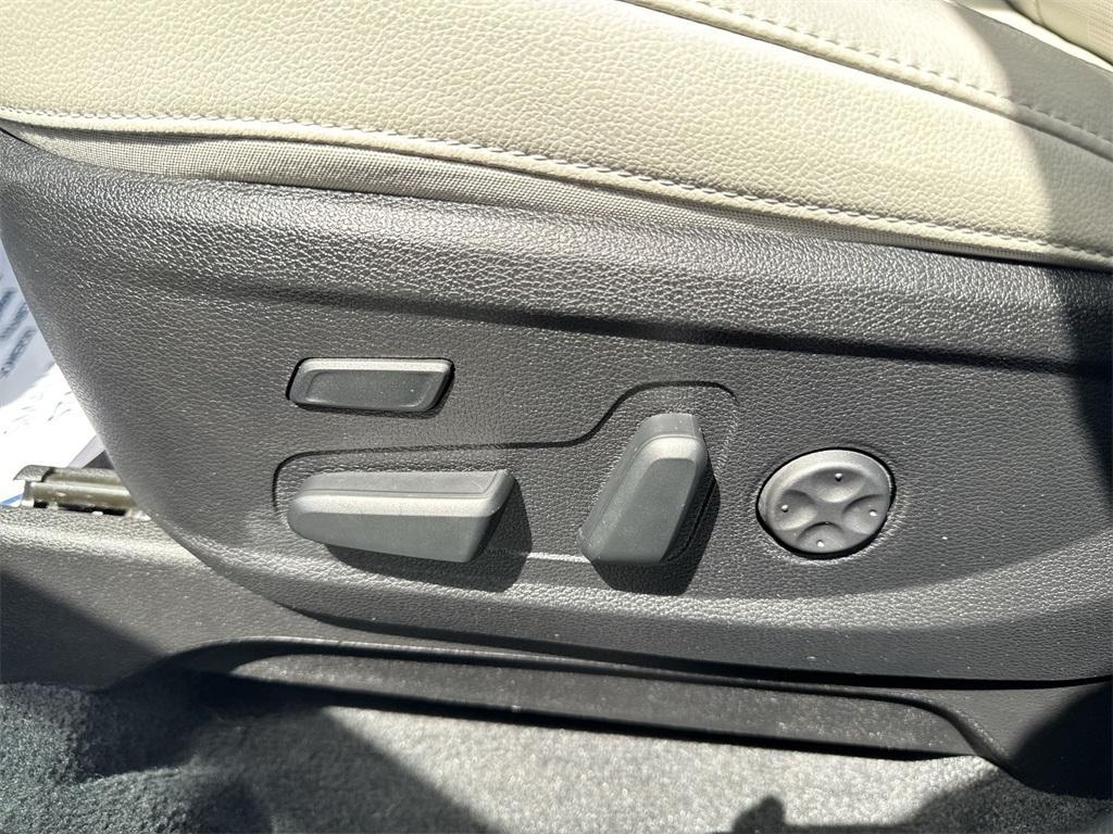 used 2024 Kia Telluride car, priced at $42,800