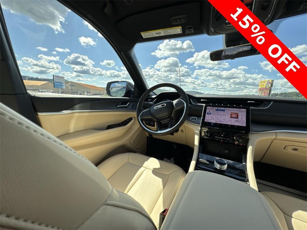 new 2025 Jeep Grand Cherokee car, priced at $45,511