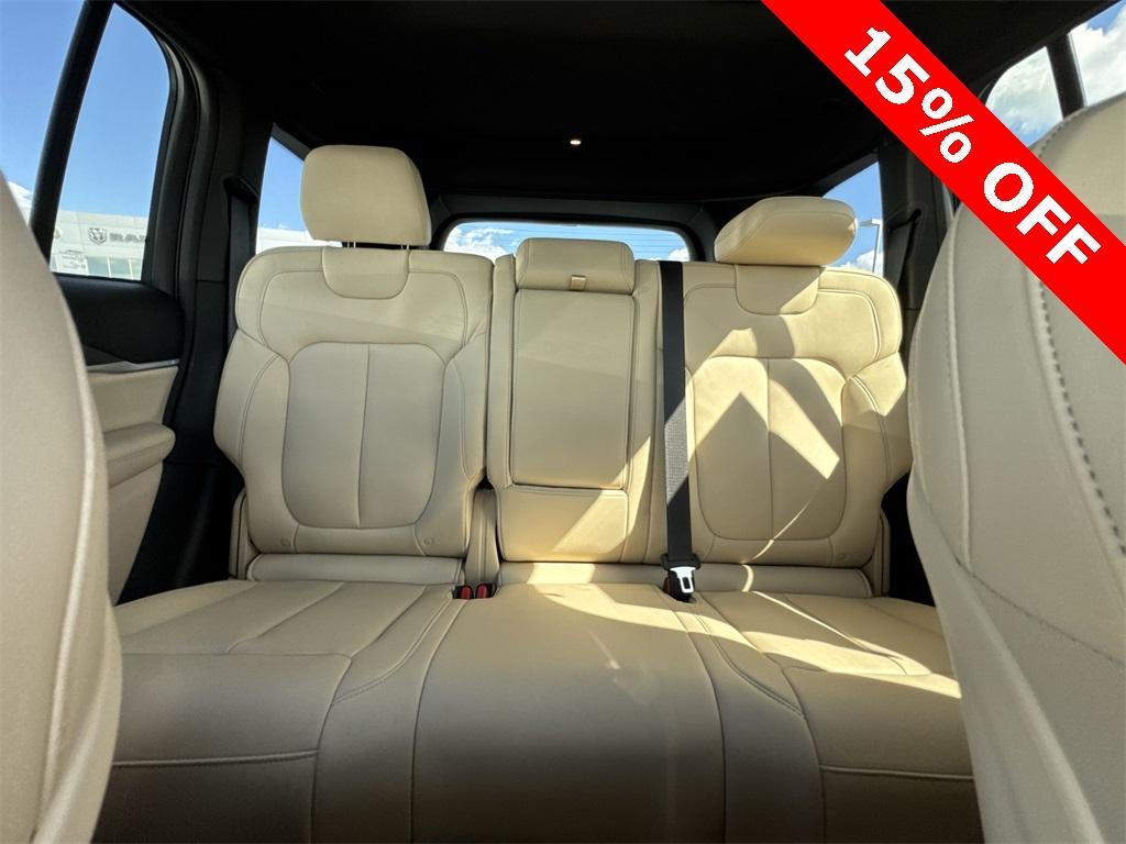 new 2025 Jeep Grand Cherokee car, priced at $45,511