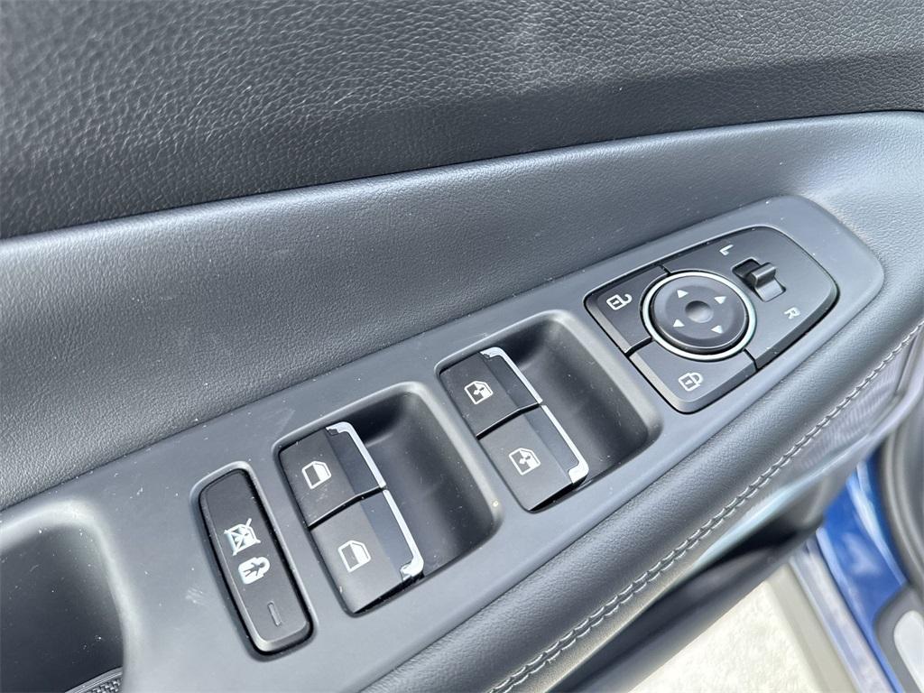 used 2020 Hyundai Santa Fe car, priced at $21,327