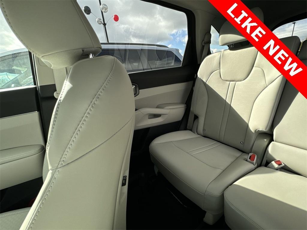 used 2025 Kia Sorento car, priced at $32,788