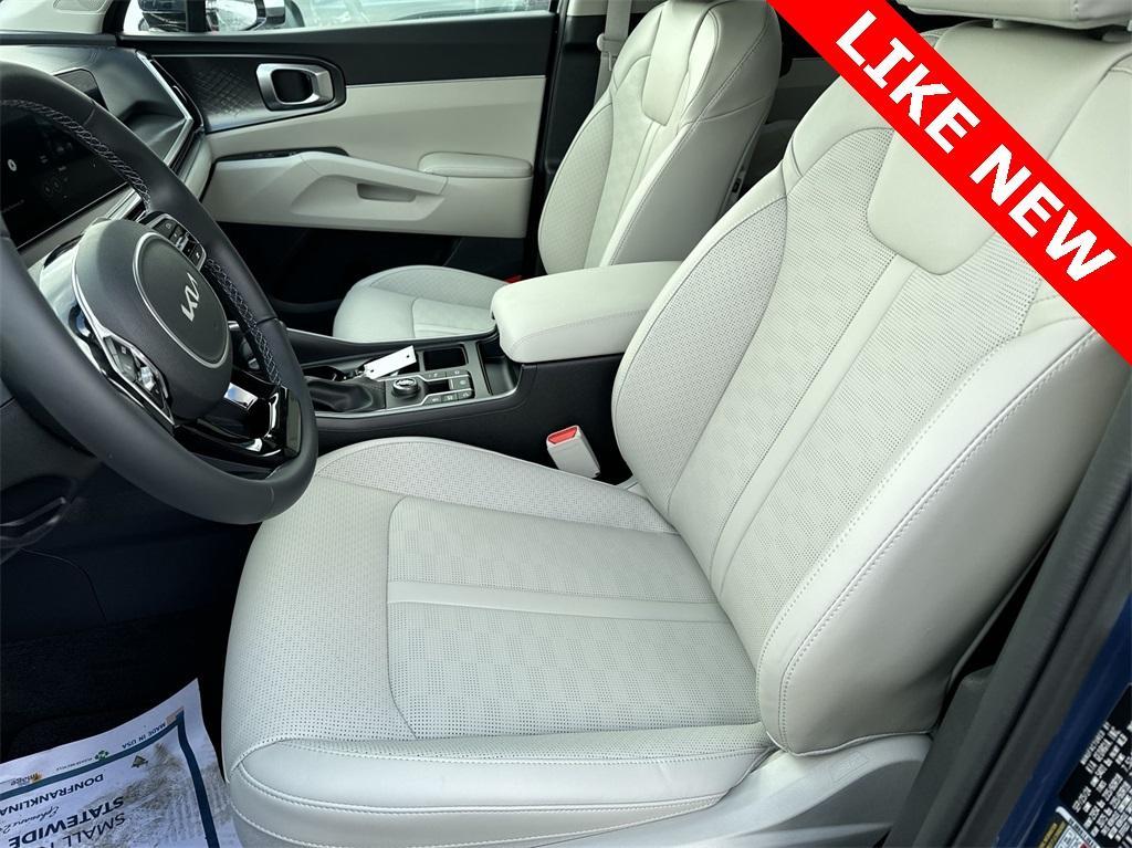 used 2025 Kia Sorento car, priced at $32,788