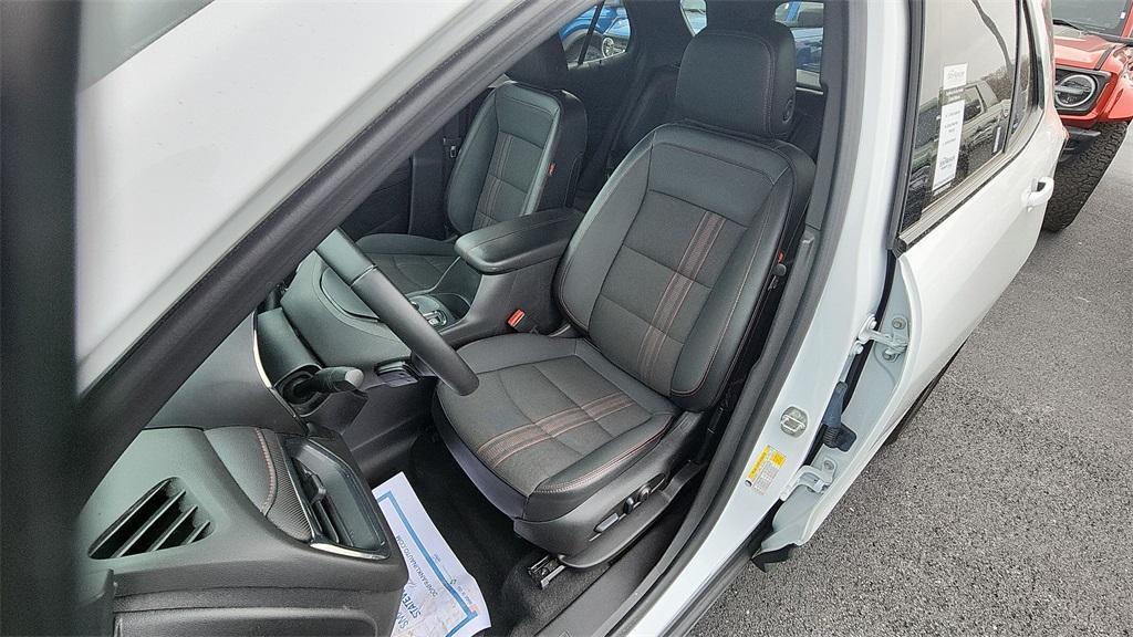 used 2023 Chevrolet Equinox car, priced at $25,494