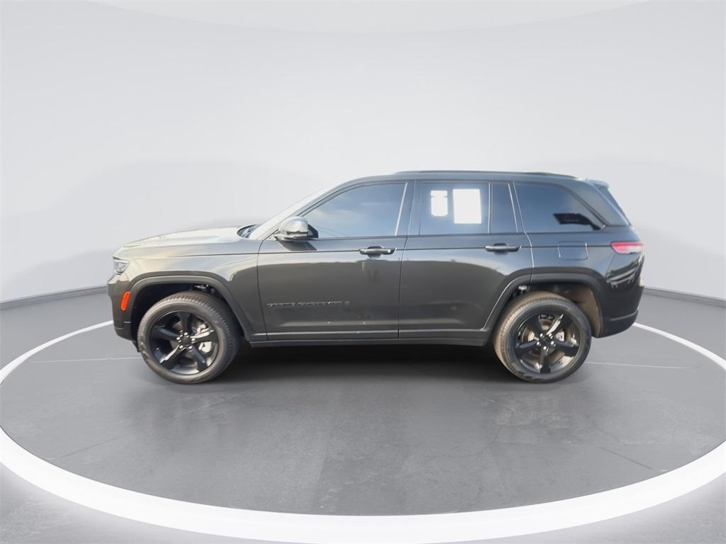 used 2024 Jeep Grand Cherokee car, priced at $39,987