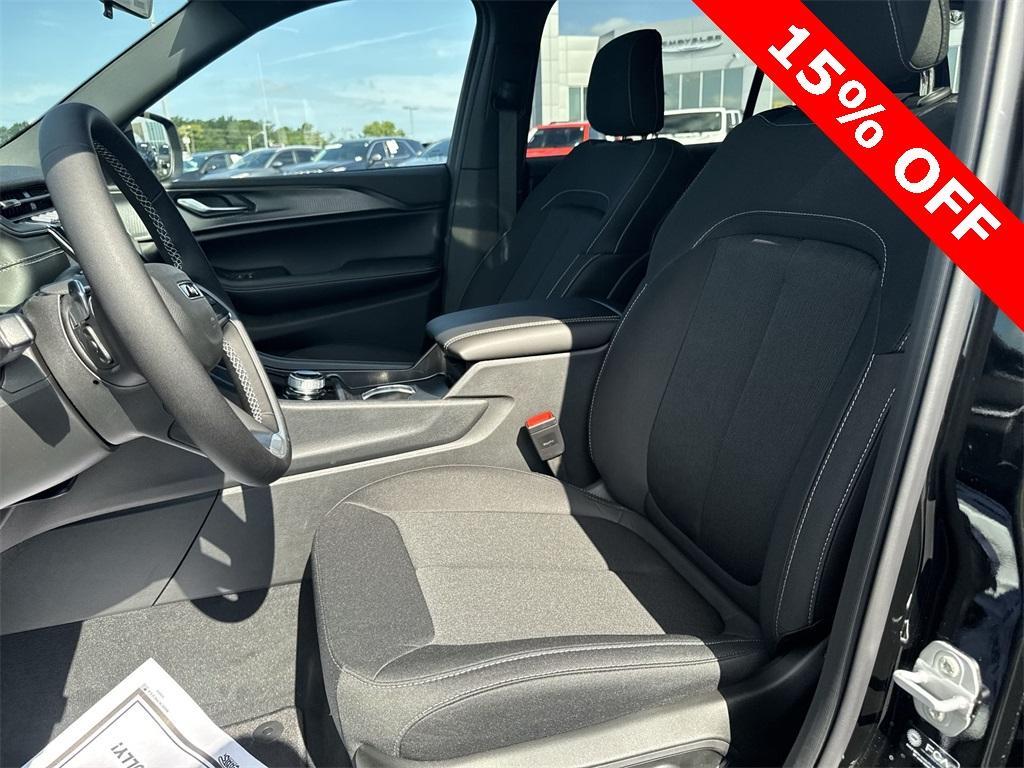 new 2025 Jeep Grand Cherokee L car, priced at $37,655