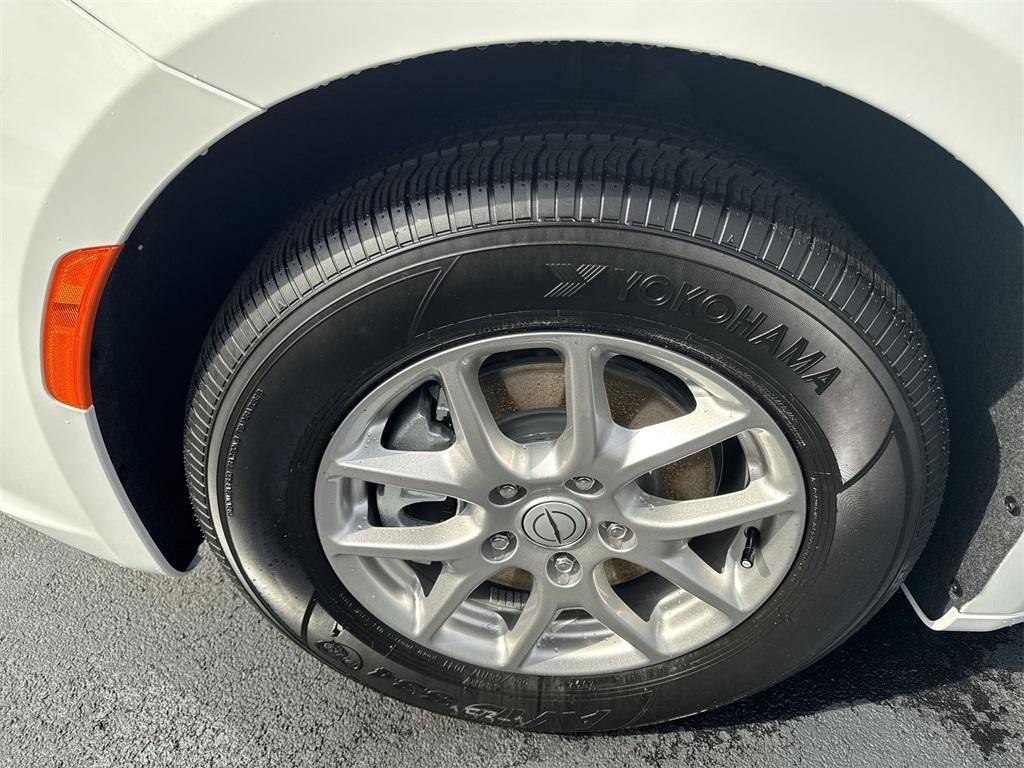 new 2025 Chrysler Pacifica car, priced at $41,752