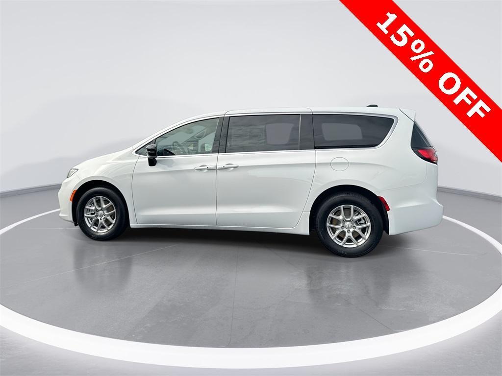 new 2025 Chrysler Pacifica car, priced at $37,778