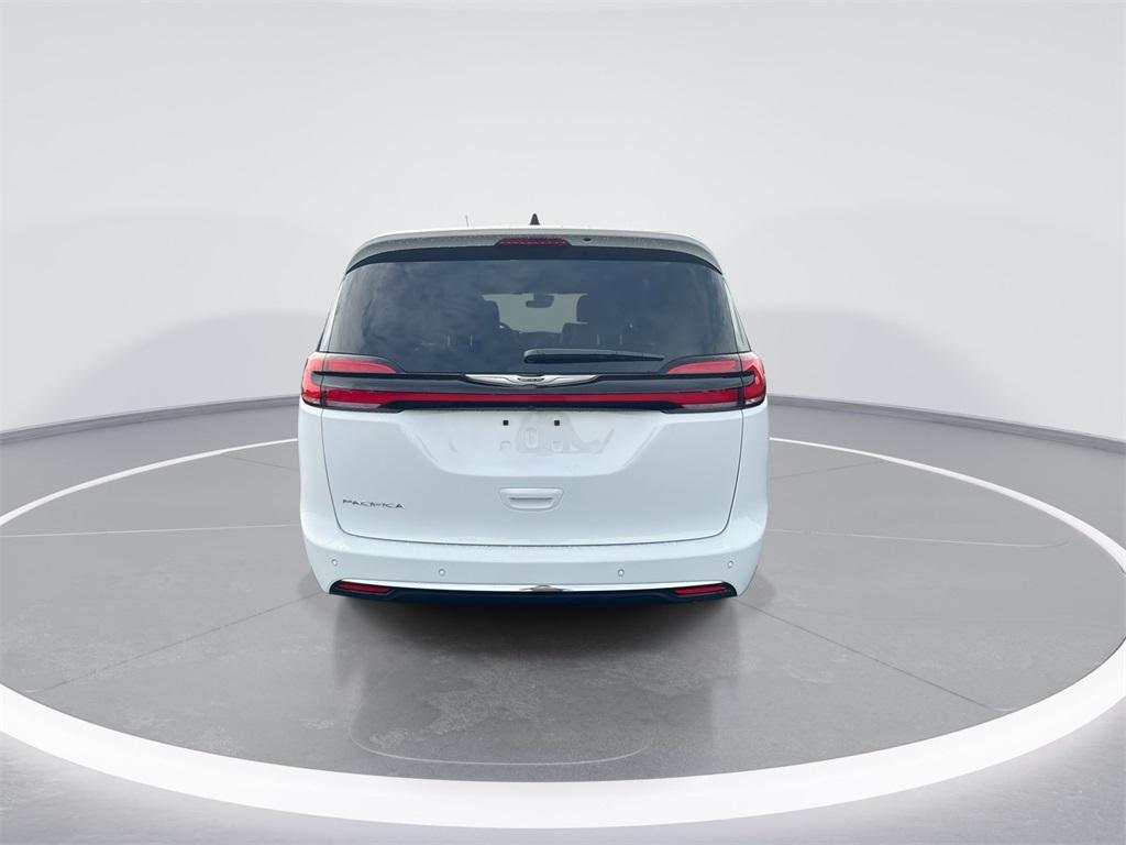 new 2025 Chrysler Pacifica car, priced at $41,752