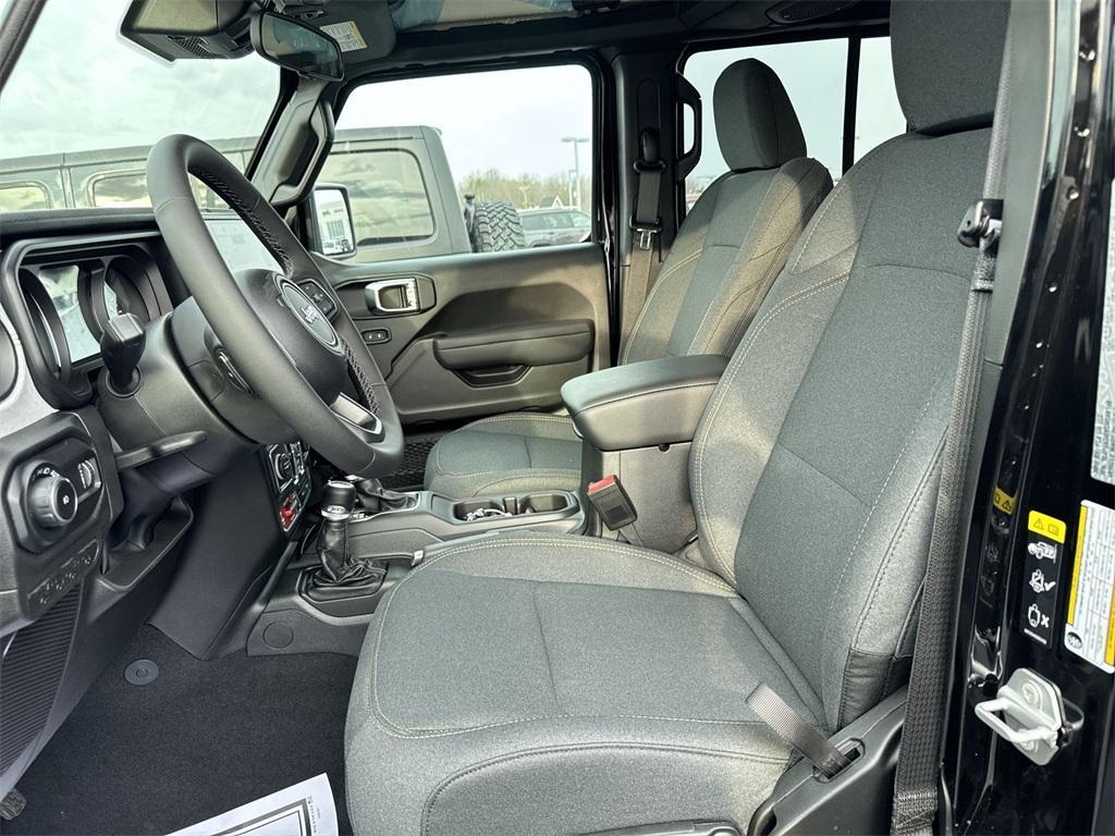 new 2025 Jeep Wrangler car