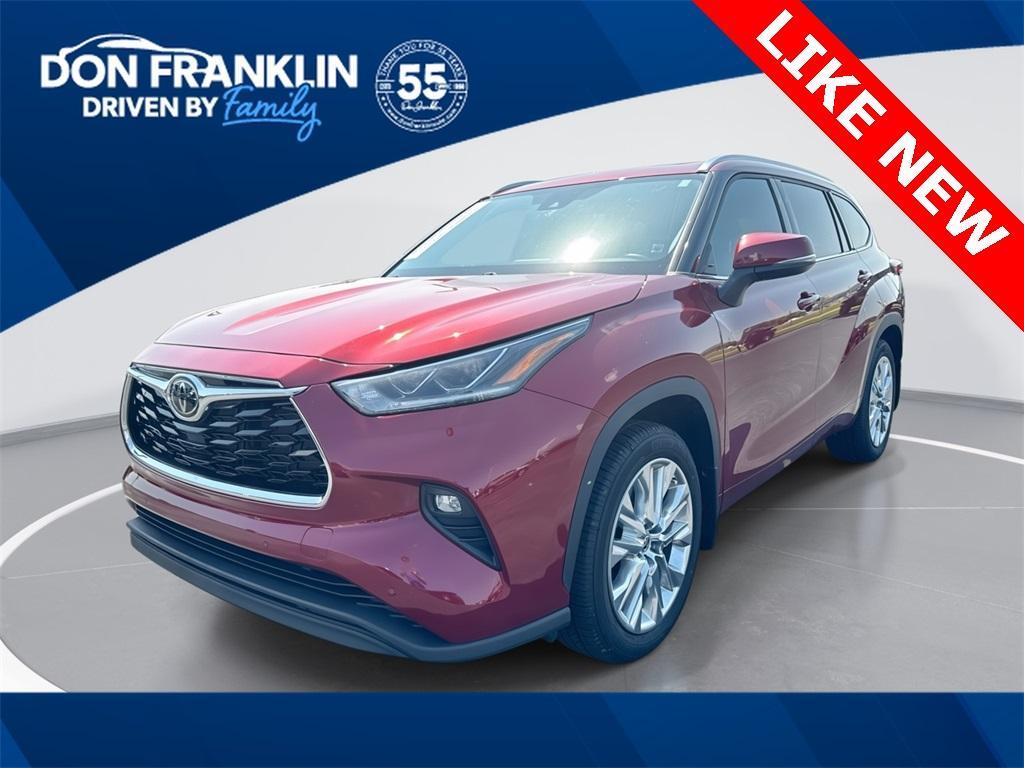used 2022 Toyota Highlander car, priced at $41,561